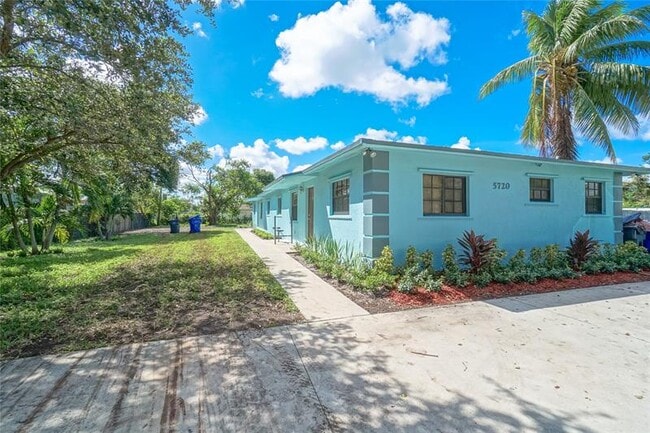 Building Photo - 5720 SW 26th St