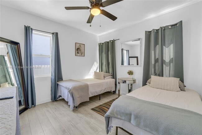 Building Photo - 774-774 NW 49th St