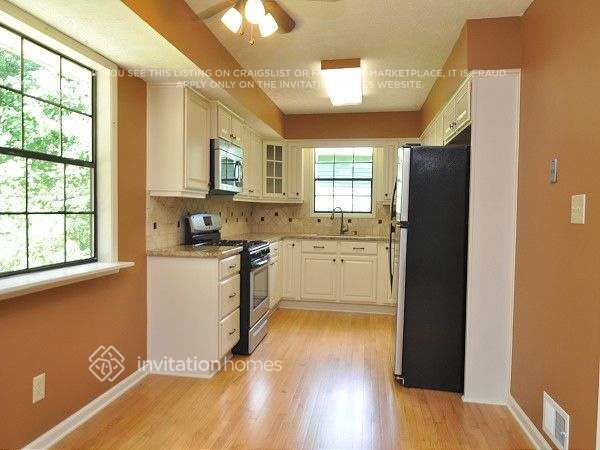 Building Photo - 3336 Alcazar Dr SW