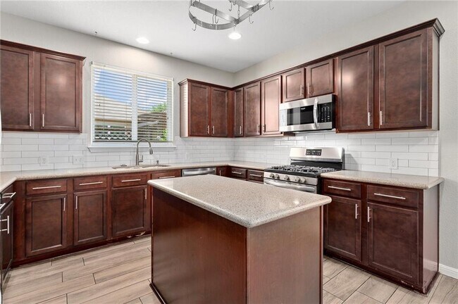 Building Photo - 1521 Coldwater Hollow