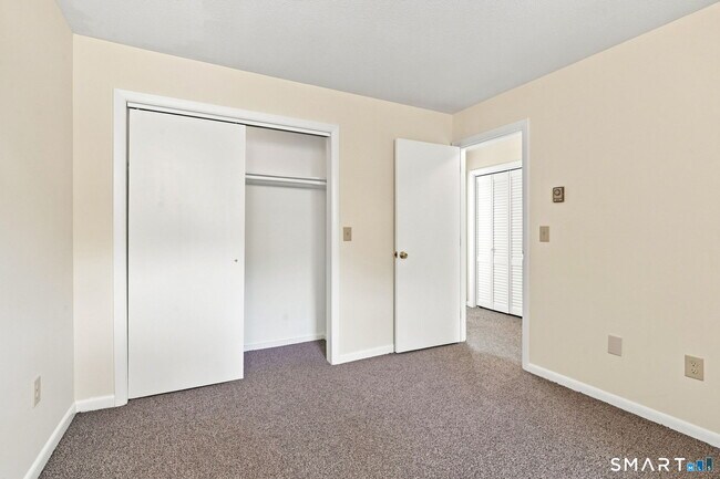 Building Photo - 44 Tolland Ave