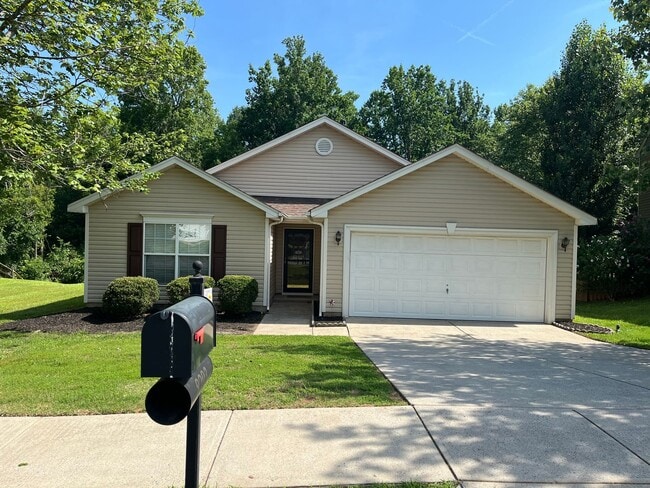 Primary Photo - Charming 3 Bedroom, 2 Bath Home in Indian ...