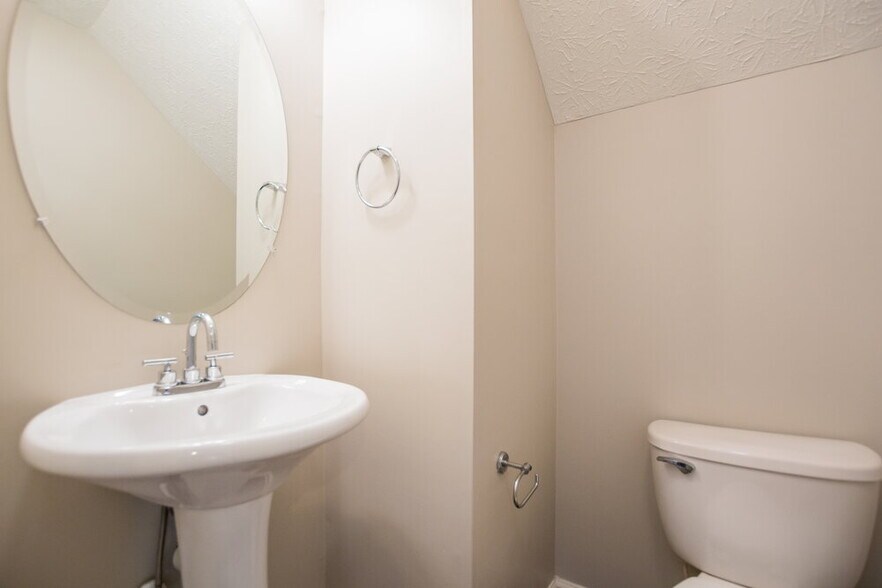Building Photo - 186 Ilex Dr