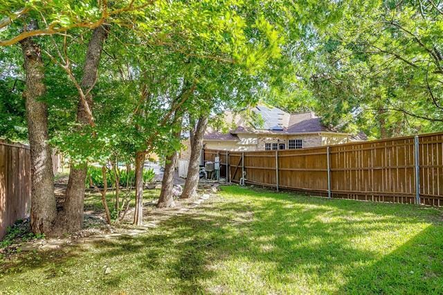 Building Photo - 704 Red Oak Ct