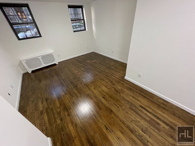 Primary Photo - WEST 73 STREET