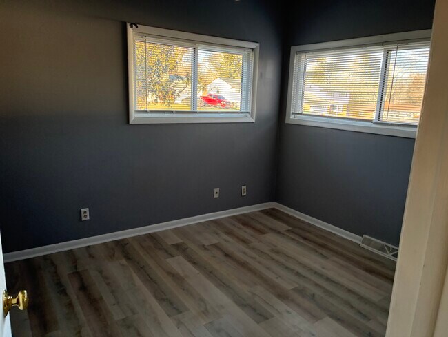 Building Photo - 2300 Midvale Ave