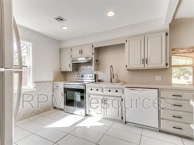 Building Photo - 1705 Carlisle Rd