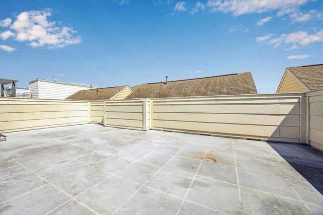 Building Photo - 5308 Larkin St