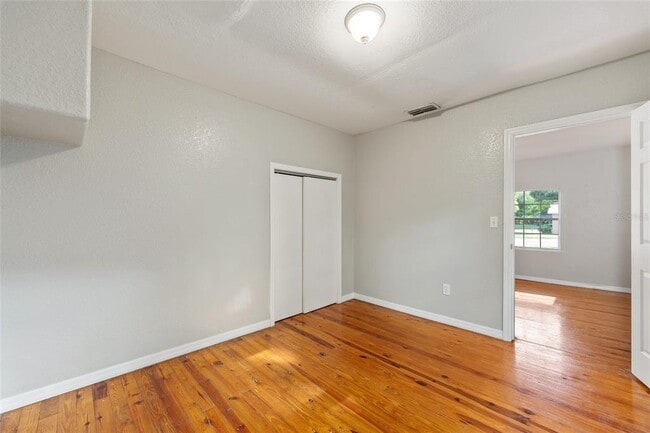 Building Photo - 1420 NE 23rd St
