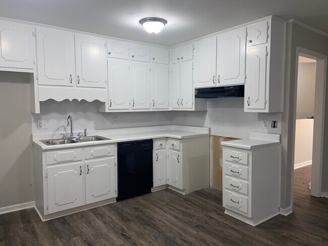 Building Photo - 600 20th Ct NE Center Point, AL 35215