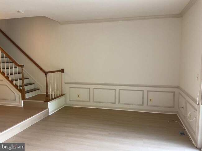 Building Photo - 28 Tenby Ct
