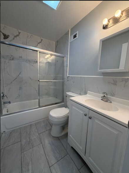 Building Photo - 32 S 53rd St