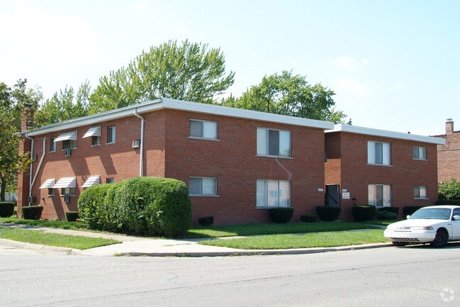 Primary Photo - Merlin Apartments