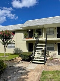 Building Photo - 525 Conway Rd