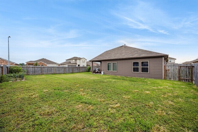 Building Photo - 5102 Hedgerose Ln