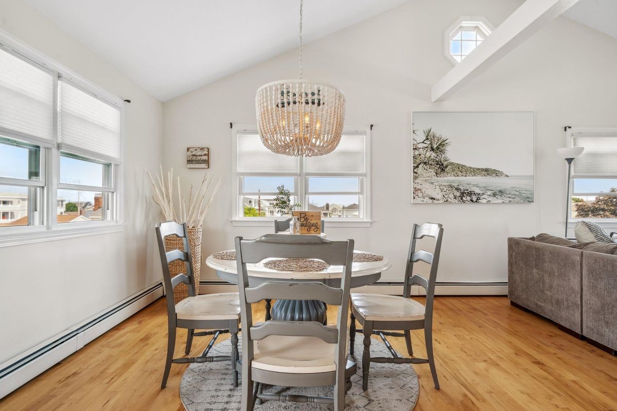 Building Photo - 131 Franklin