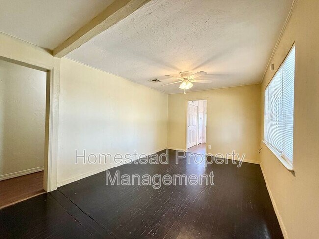 Building Photo - 4208 NW 21st St