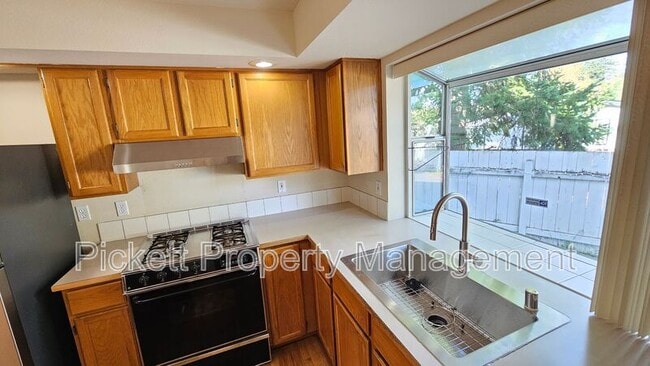 Building Photo - 6453 Grand Pine Loop NE