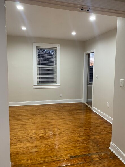 Building Photo - 5 Cordage St