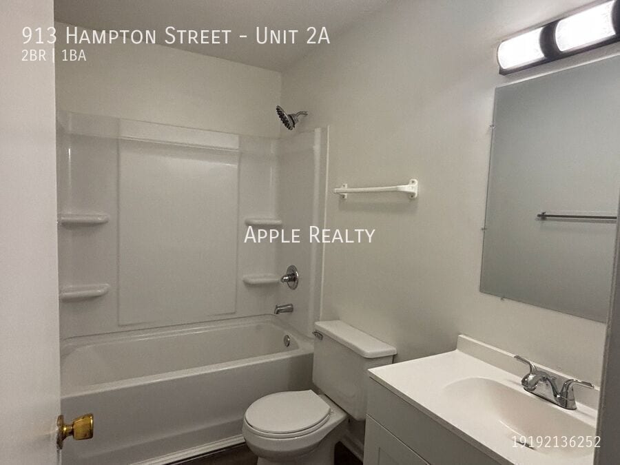 Building Photo - 913 Hampton St