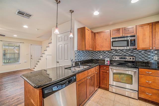 Building Photo - 4702 Bradford Dr