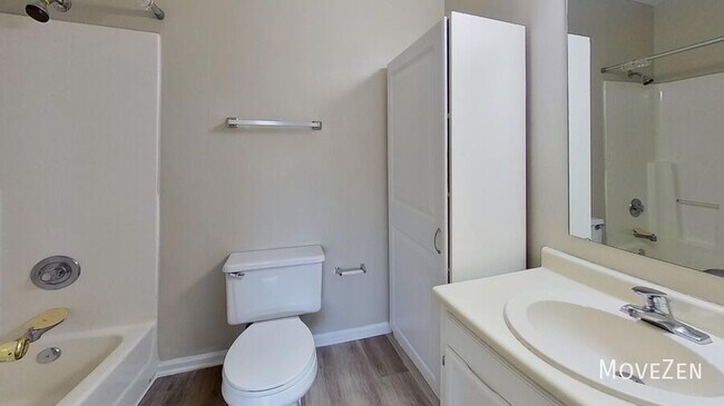 Building Photo - 809 Antler Dr