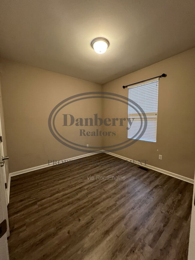 Building Photo - 6625 Wesley Dr