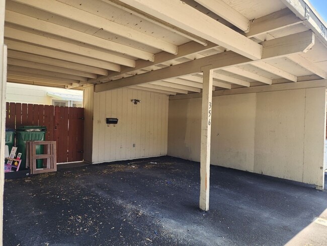 Building Photo - 274