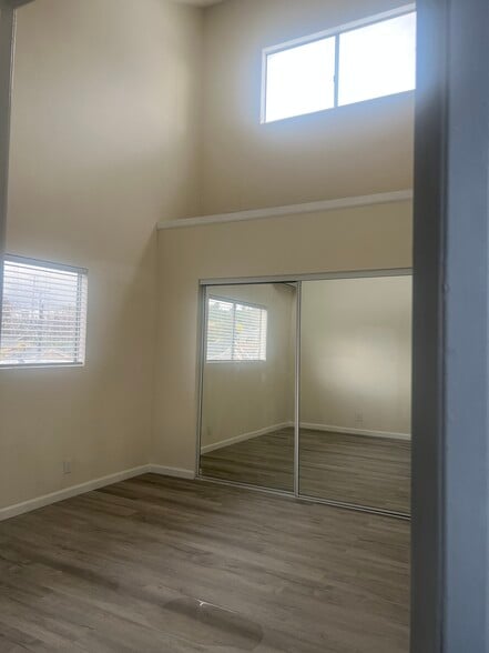 Room - 3250 Andrita St