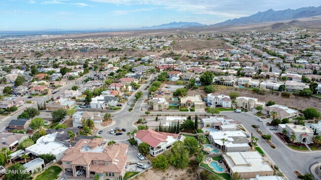 Building Photo - 6528 Calle Placido Dr