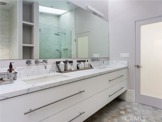 Building Photo - 6039 W 76th St