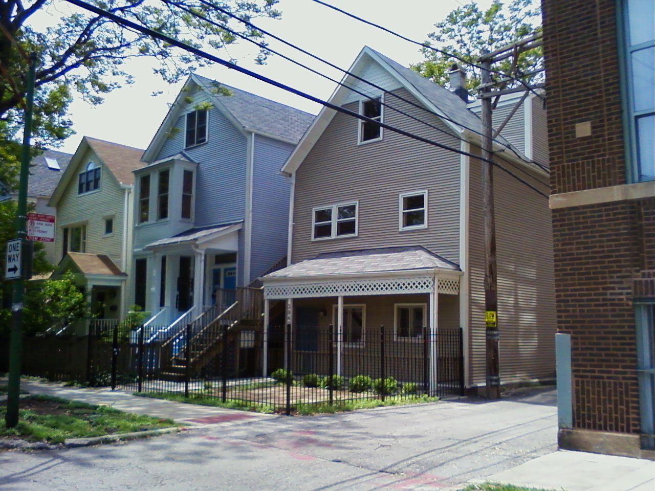 Building Photo - 3942 Hermitage N Ave