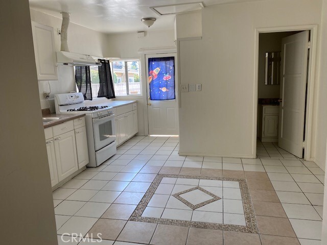 Building Photo - 5611 Temple City Blvd