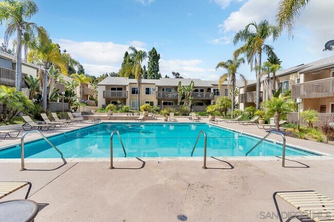 Building Photo - 8521 Villa La Jolla Dr
