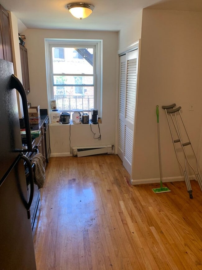 Building Photo - Beautiful 3 bed in the North End!