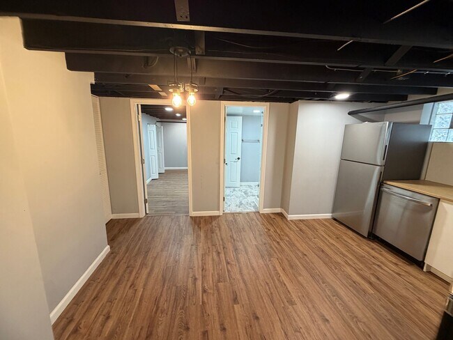 Building Photo - 6611 Kennedy Ave