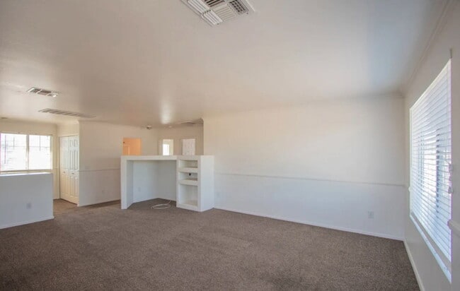 Building Photo - 13002 W Paradise Dr