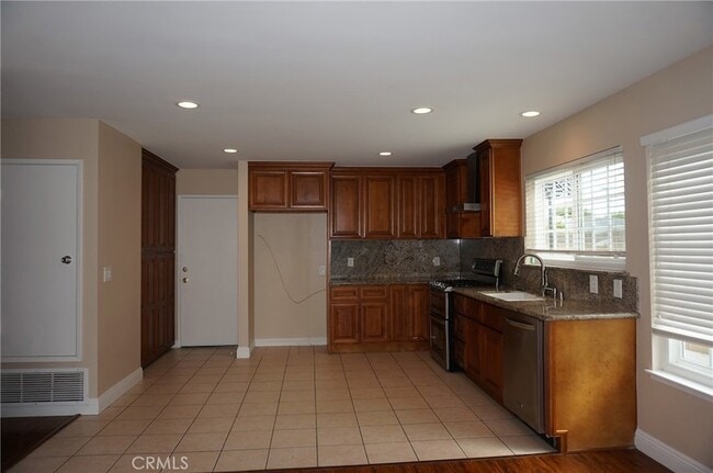 Building Photo - 20417 Fuero Dr