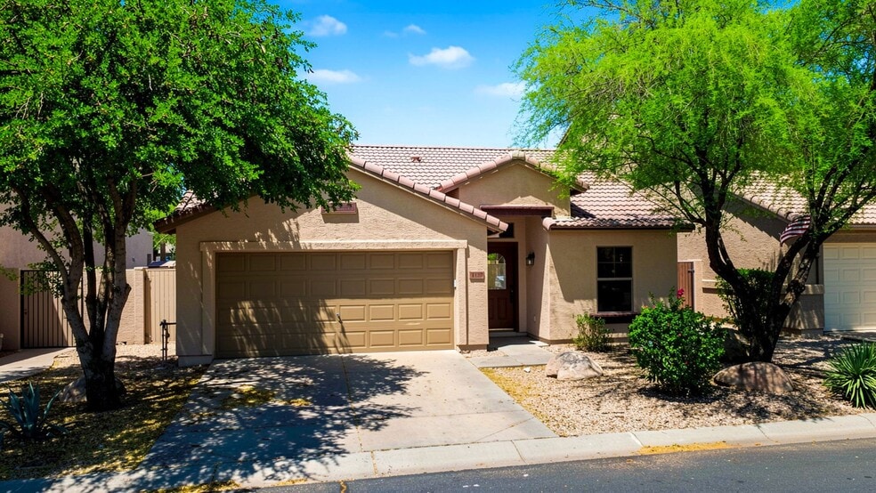Building Photo - 4420 E High Point Dr