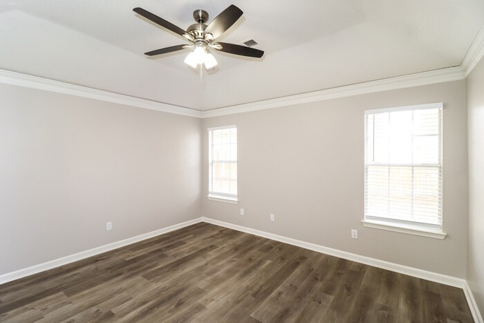 Building Photo - 10092 Cross Ridge Rd