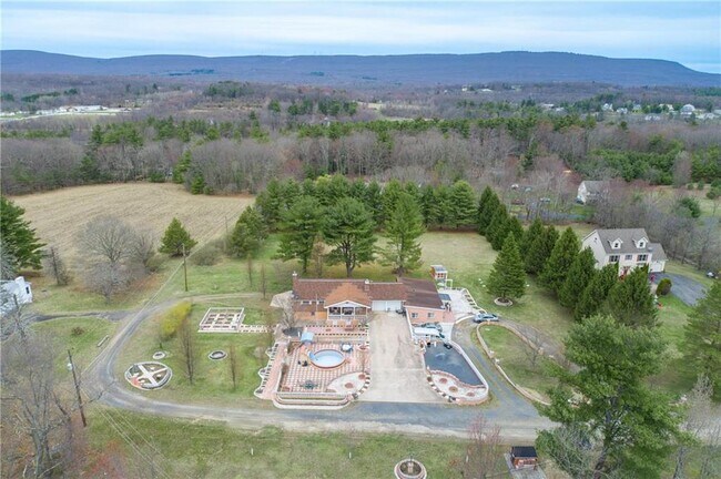 Building Photo - 212 Signorile Ln