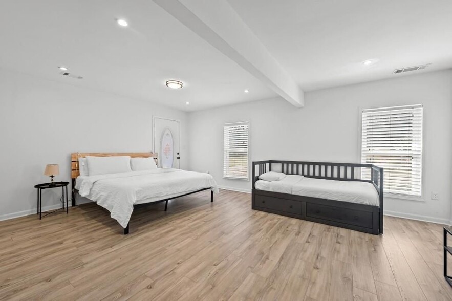 Building Photo - 414 Charles Pl