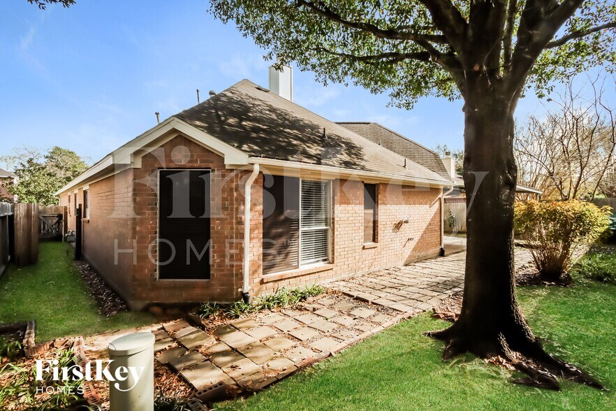 Building Photo - 18015 Still Springs Ct