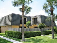 Building Photo - 619 6th Way