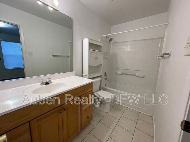 Building Photo - 121 Cambridge Dr