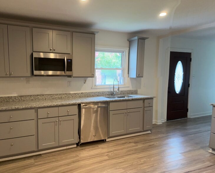Building Photo - 4840 Brandywine Dr