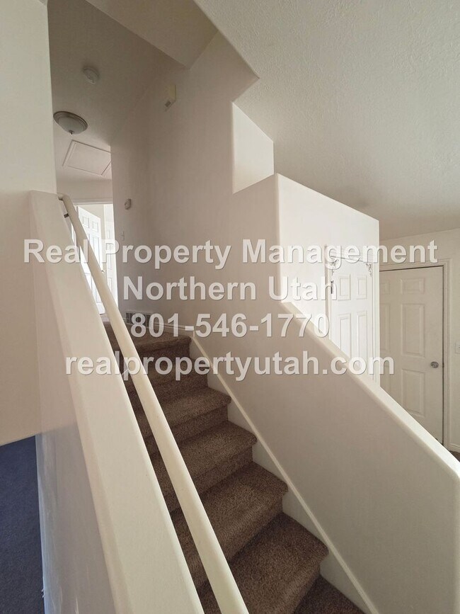 Building Photo - 544 W 2700 S