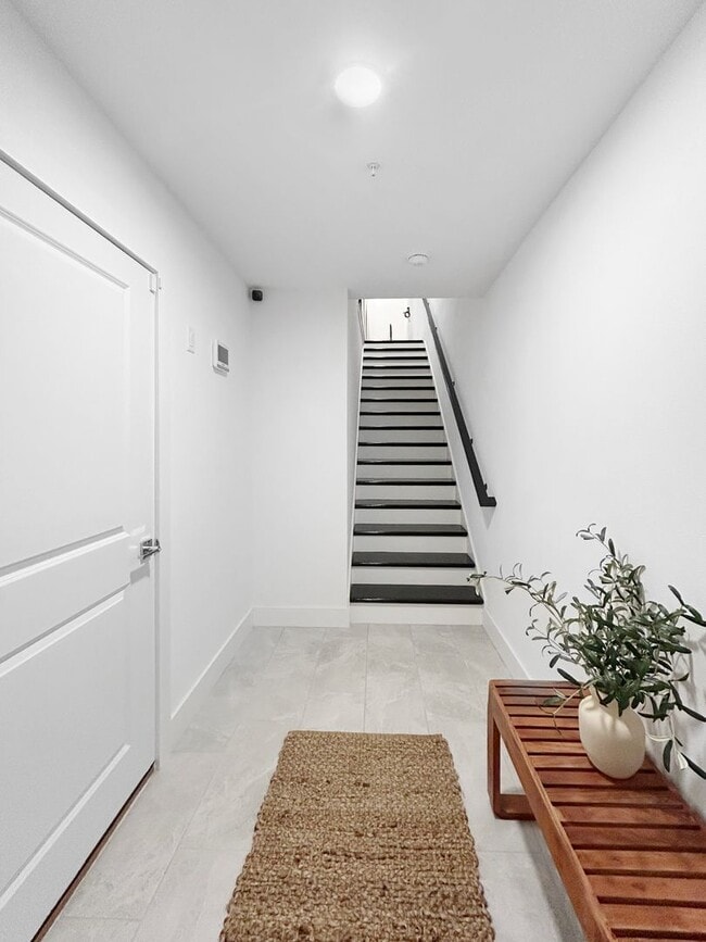 Building Photo - Luxury Coastal Townhome w/ Water Views + Resort Amenities – Seminole 3beds + 3bath