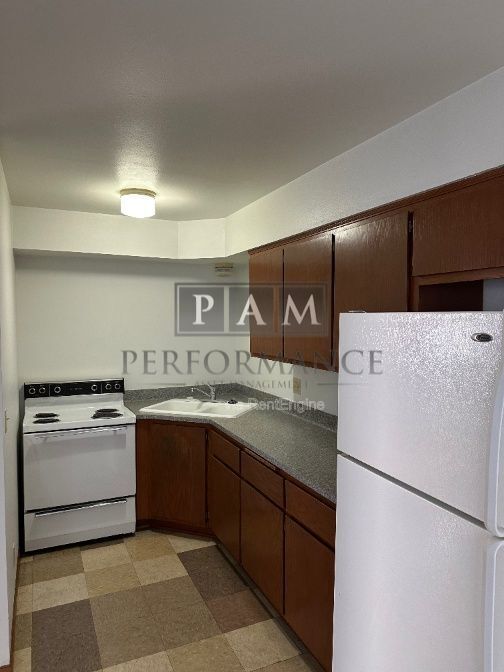 Building Photo - 2869 S 6th St