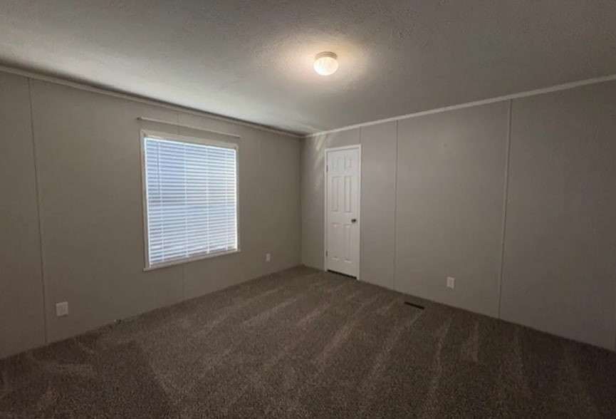 Building Photo - 105 Nicole Ct